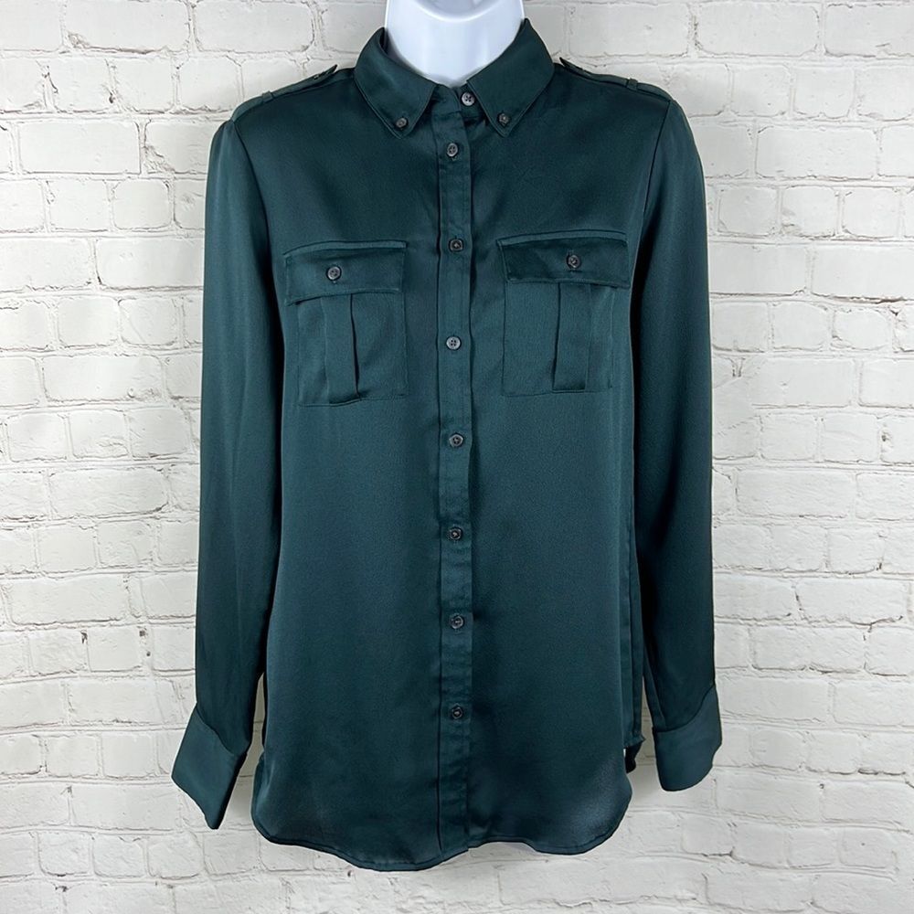 Banana Republic woman’s long sleeve blouse, dark emerald green. Size XS